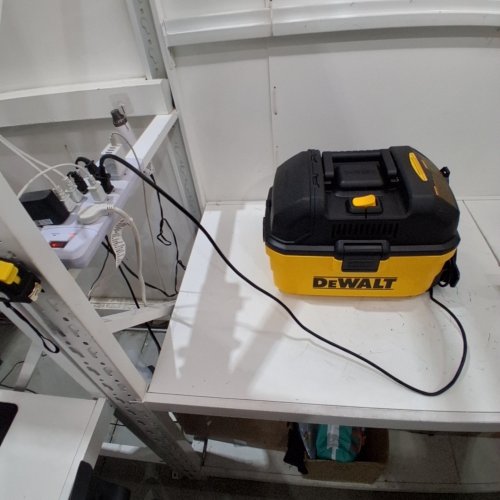 DEWALT PORTABLE WET/DRY SHOP VAC - 4GAL - 5HP - YELLOW/BLACK (MODEL: ‎DXV04T) image 2