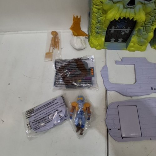 MASTERS OF THE UNIVERSE VINTAGE CASTLE GRAYSKULL PLAYSET WITH ACCESSORIES - GREY (MODEL: JKH87) image 3