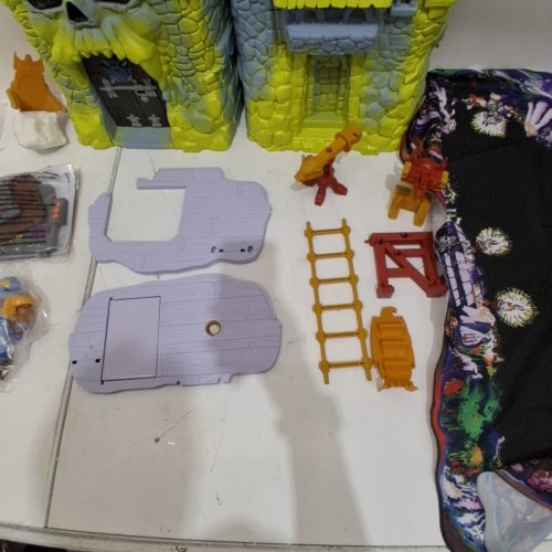 MASTERS OF THE UNIVERSE VINTAGE CASTLE GRAYSKULL PLAYSET WITH ACCESSORIES - GREY (MODEL: JKH87) image 4