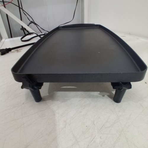 BLACK + DECKER FAMILY SIZE ELECTRIC GRIDDLE WITH REMOVABLE TRAY - 10'' X 18" - BLACK (MODEL: GD1810BC/GD1810BS) image 5