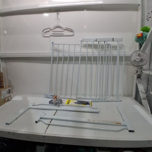 REGALO EASY-OPEN METAL SAFETY GATE - 30 X 29-56" - WHITE (MODEL: 1158 DS) image 2