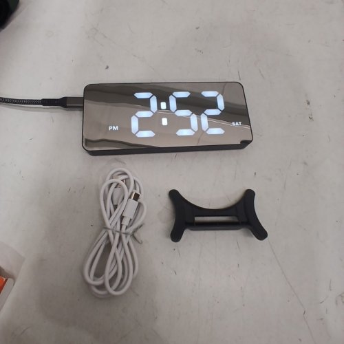 LED DIGITAL ALARM CLOCK - BLACK/MIRROR image 2