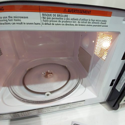 BLACK+DECKER STAINLESS STEEL COUNTERTOP MICROWAVE - 0.7CUFT CAPACITY - 700W - 10″ TURNTABLE - STAINLESS STEEL - (MODEL: EM720CB7-P) image 3