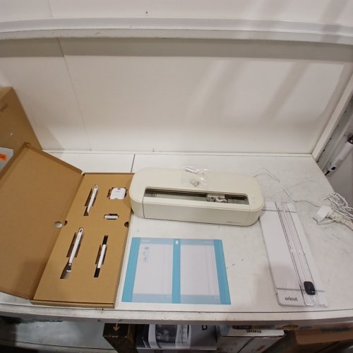 CRICUT EXPLORE 5 WITH ACCESSORIES - BEIGE (MODEL: EXPLORE 5) image 3