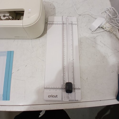 CRICUT EXPLORE 5 WITH ACCESSORIES - BEIGE (MODEL: EXPLORE 5) image 6