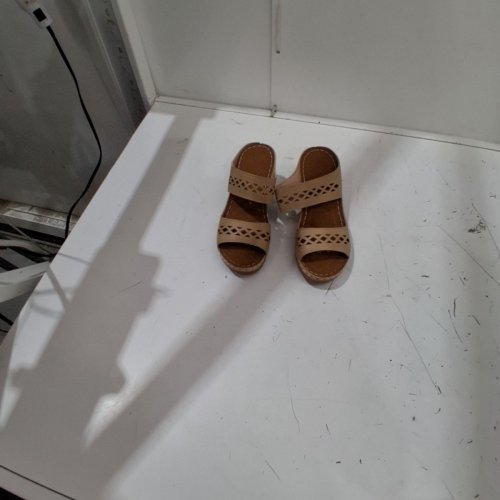 WOMEN'S TRANFANCY CUTOUT SANDALS - SIZE 6 - TAN image 3