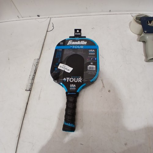 FRANKLIN SPORT T700 CARBON FIBER FEATHERWEIGHT PICKLEBALL PADDLE OFFICIAL USA PICKLEBALL (USAPA) APPROVED - 16 MM - BLACK / BLUE image 5