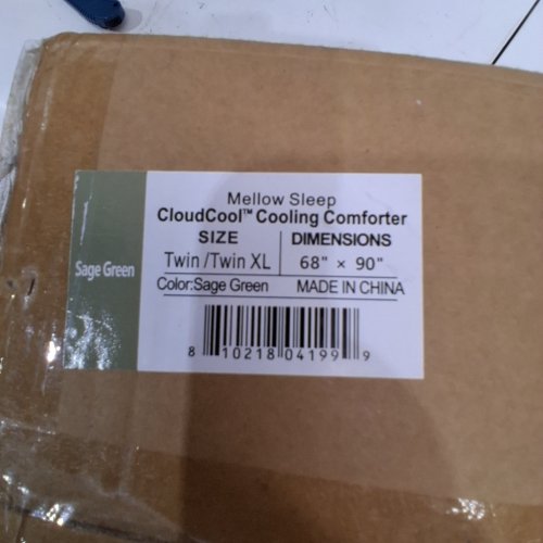 MELLOW CLOUDCOOL COOLING COMFORTER - TWIN/TWIN XL; 68" X 90" - SAGE GREEN image 2
