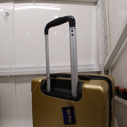 BIOWORLD HARRY POTTER HOGWARTS CREST ABS LUGGAGE - 20" - GOLD (STYLE: BCLRA9V1GHPT) image 6