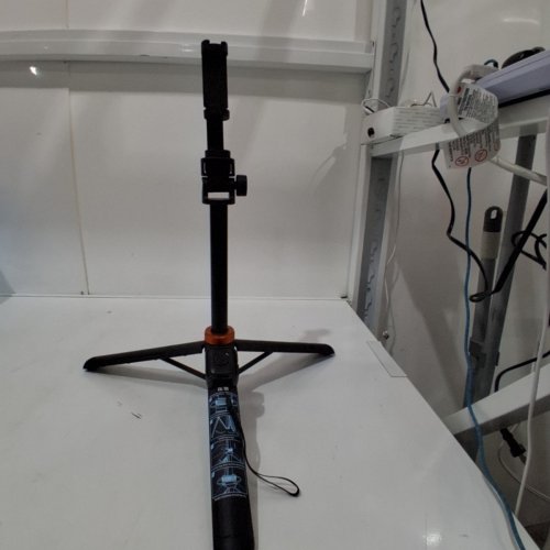 EUCOS EXTENDABLE PHONE TRIPOD WITH REMOTE - 62" - BLACK image 2