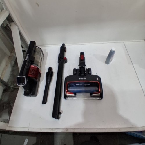 SHARK VERTEX PRO CORDLESS STICK VACUUM WITH IQ DISPLAY, DUOCLEAN POWERFINS AND MULTIFLEX - BLACK/RED (MODEL: IZ662H) image 2