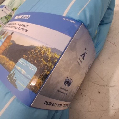 BELOW ZERO 2-IN-1 WEARABLE HOODED OUTDOOR BLANKET - 54" X 76" - GREEN/BLUE (MODEL: 1896292) image 5
