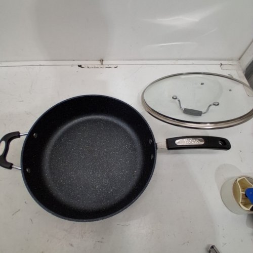 2PC STARFRIT THE ROCK NON STICK DEEP FRYING PAN WITH LID - 12" - BLACK image 2