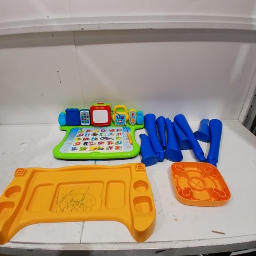 *FRENCH VERSION* VTECH EXPLORE AND WRITE ACTIVITY DESK image 2