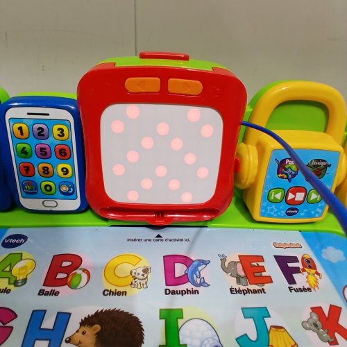 *FRENCH VERSION* VTECH EXPLORE AND WRITE ACTIVITY DESK image 4