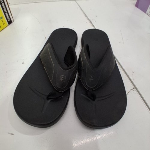 MEN'S BENCH COMFORT FLIP FLOPS - SIZE 11 - BLACK (MODEL : CA53062) image 2