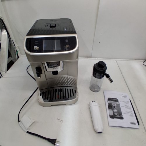 DE’LONGHI MAGNIFICA PLUS AUTOMATIC ESPRESSO MACHINE WITH 18 ONE-TOUCH DRINK RECIPES, AUTOMATIC MILK FROTHING SYSTEM, 3.5″ TOUCHSCREEN DISPLAY, 60 OZ WATER TANK AND 15-BAR PUMP - BLACK/SILVER (MODEL: ECAM32070SB) image 11