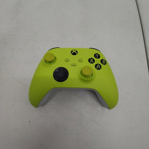 XBOX WIRELESS CONTROLLER – ELECTRIC VOLT FOR XBOX SERIES X|S, XBOX ONE, AND WINDOWS 10 DEVICES image 2