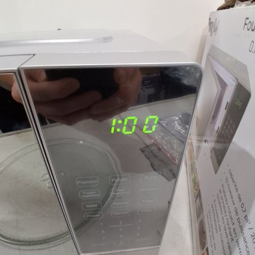 TOTAL CHEF COMPACT COUNTERTOP MICROWAVE OVEN - DIGITAL TOUCHSCREEN CONTROLS -ONE-TOUCH PUSH-BUTTON OPENING - SILVER STAINLESS STEEL (MODEL: TCM0-07-SS) image 2