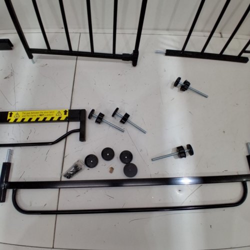 REGALO EASY STEP EXTRA WIDE SAFETY GATE - 29-49" X 30" - BLACK (MODEL: 1164 EB DS) image 3