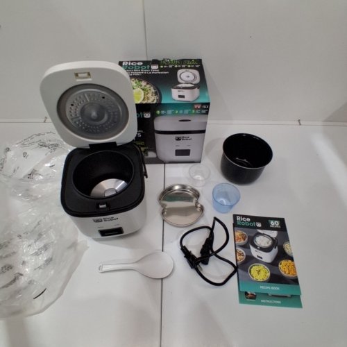 RICE ROBOT PERSONAL PFAS-FREE RICE COOKER WITH NONSTICK 1.2QT INNER POT, SERVING SPOON, MEASURING CUPS, RECIPE BOOK & STAINLESS STEEL STEAMER TRAY - WHITE (MODEL: 2524FE) image 3