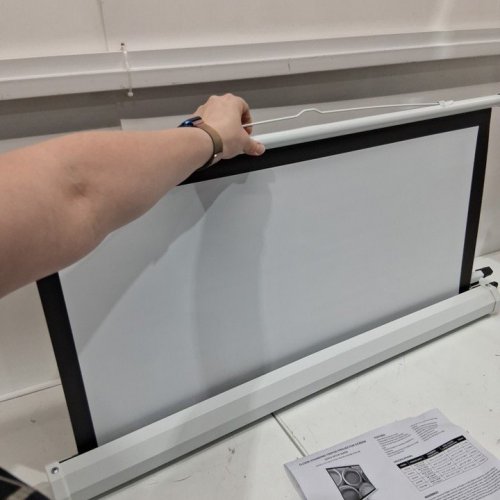 PYLE EASY FOLD-OUT AND ROLL-UP PROJECTION DISPLAY WITH TRIPOD STAND - 40" - WHITE/BLACK (MODEL: PRJTP42) image 4