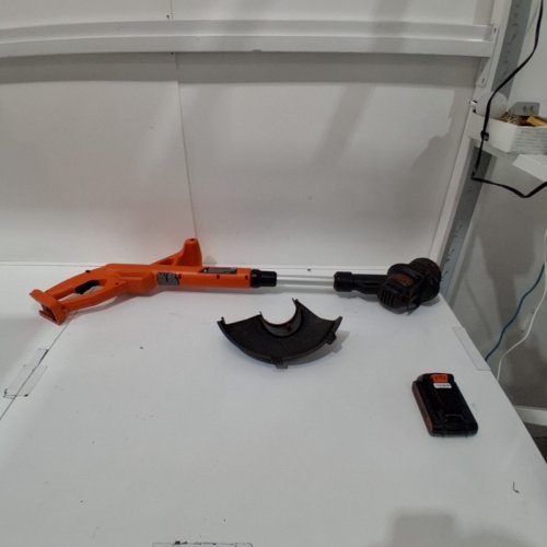 BLACK AND DECKER CORDLESS STRING TRIMMER/EDGER WITH BATTERY - 10" - 20 V MAX - BLACK/ORANGE (MODEL: LST201) image 2