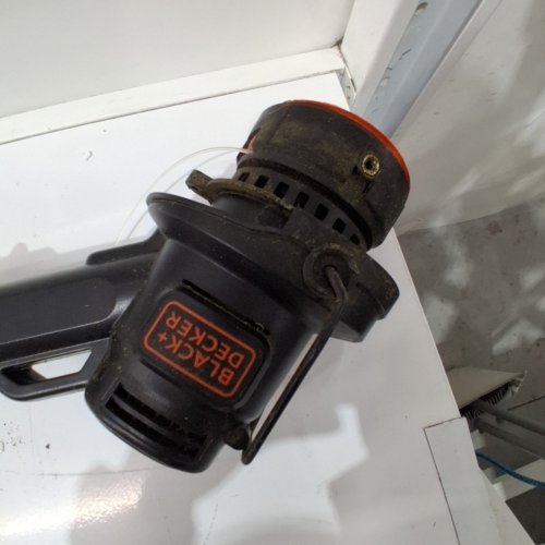 BLACK AND DECKER CORDLESS STRING TRIMMER/EDGER WITH BATTERY - 10" - 20 V MAX - BLACK/ORANGE (MODEL: LST201) image 3