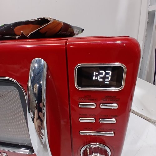 GALANZ RETRO STYLE COUNTERTOP MICROWAVE OVEN - 0.7CU.FT - RED (MODEL: GLCMKZ07RDR07) image 2