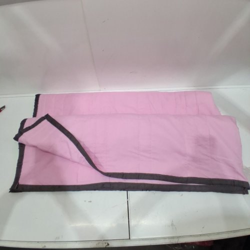 LIGHT WEIGHT QUILTED COOLING BLANKET - 70" X 79" - PINK/GREY image 3