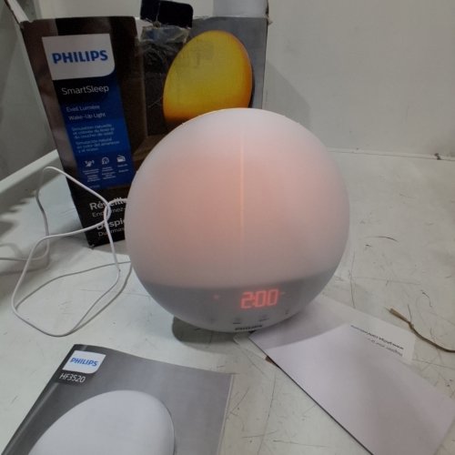 PHILIPS SMARTSLEEP SOMNEO CONNECTED SLEEP & WAKE-UP LIGHT - WHITE (MODEL: HF3520/60) image 2