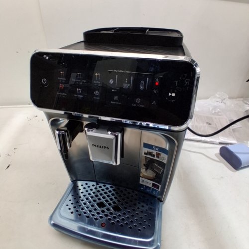 PHILIPS 3300 SERIES FULLY AUTOMATIC ESPRESSO MACHINE WITH INTUITIVE TOUCH DISPLAY & CLASSIC MILK FROTHER - BLACK/CHROME - (MODEL: EP3326/90) image 2