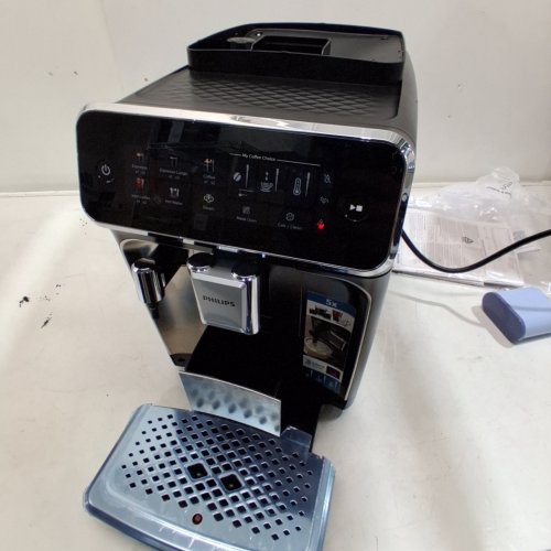 PHILIPS 3300 SERIES FULLY AUTOMATIC ESPRESSO MACHINE WITH INTUITIVE TOUCH DISPLAY & CLASSIC MILK FROTHER - BLACK/CHROME - (MODEL: EP3326/90) image 3