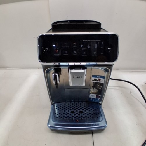 PHILIPS 3300 SERIES FULLY AUTOMATIC ESPRESSO MACHINE WITH INTUITIVE TOUCH DISPLAY & CLASSIC MILK FROTHER - BLACK/CHROME - (MODEL: EP3326/90) image 4