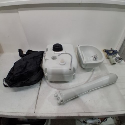 SERENE LIFE SERENELIFE PORTABLE CAMPING SINK WITH TOWEL HOLDER & SOAP DISPENSER - 19L WATER CAPACITY HAND WASH BASIN STAND - WHITE (MODEL#: SLCASN18) image 2