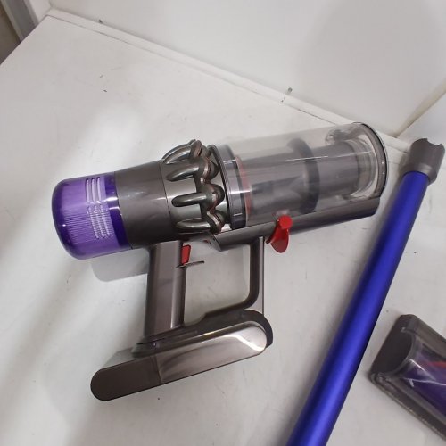 DYSON V11 CORDLESS 2-IN-1 STICK/HAND VACUUM CLEANER WITH MULTI-PURPOSE ATTACHMENTS (MODEL: V11 SV28) image 4