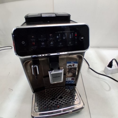 PHILIPS 3300 SERIES FULLY AUTOMATIC ESPRESSO MACHINE WITH INTUITIVE TOUCH DISPLAY & CLASSIC MILK FROTHER - BLACK/CHROME - (MODEL: EP3326/90) image 2