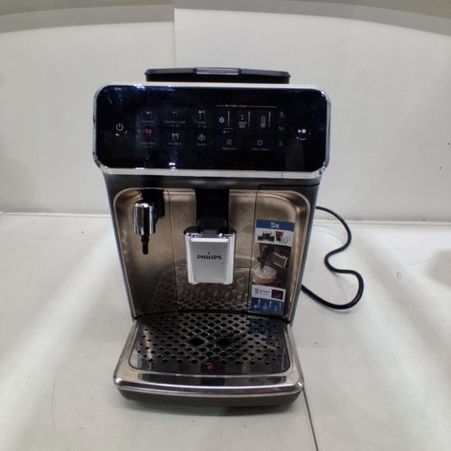 PHILIPS 3300 SERIES FULLY AUTOMATIC ESPRESSO MACHINE WITH INTUITIVE TOUCH DISPLAY & CLASSIC MILK FROTHER - BLACK/CHROME - (MODEL: EP3326/90) image 4