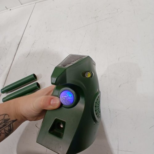 OUTSWEAT SOLAR POWERED SCARECROW ANIMAL REPELLER W/ FLASHING LIGHT - GREEN image 2