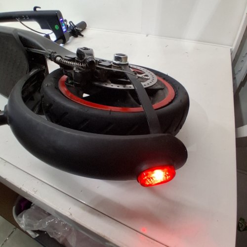 FOLDABLE ELECTRIC SCOOTER FOR ADULTS - 350 W - 30-40KM RANGE - BLACK/RED (MODEL: W5/W6) image 4