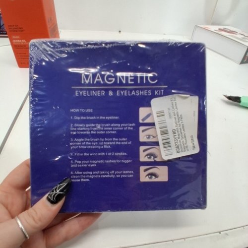 5PR ECONOHUM MAGNETIC EYELINER & EYELASHES KIT image 3