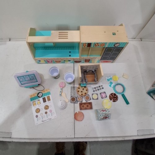 25PC MELISSA & DOUG WOODEN COFFEE SHOP BARISTA CAFE PLAYSET - MULTI-COLOUR (MODEL: 30602) image 4