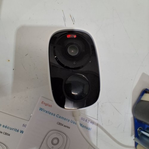 WIRELESS BATTERY POWER OUTDOOR DUAL-BAND WI-FI CAMERA WITH UP TO 2K UHD RECORDING - WHITE/BLACK (MODEL: CB54W) image 2