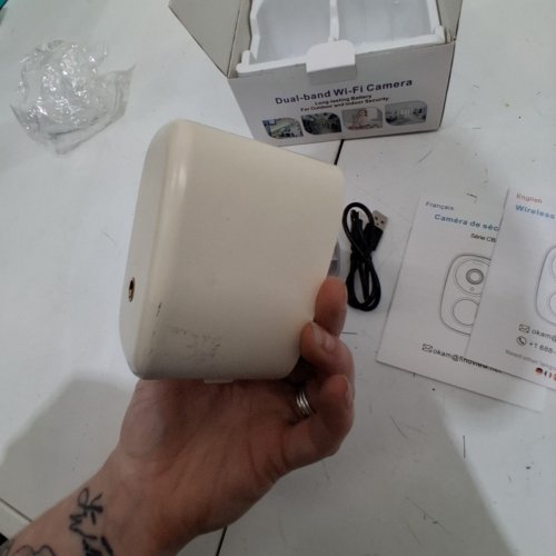 WIRELESS BATTERY POWER OUTDOOR DUAL-BAND WI-FI CAMERA WITH UP TO 2K UHD RECORDING - WHITE/BLACK (MODEL: CB54W) image 4