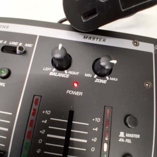 CM200 PROFESSIONAL AUDIO MIXER CONSOLE - 19" - BLACK image 2