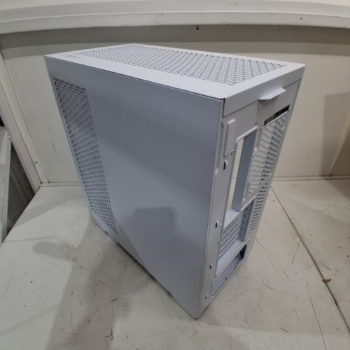 CORSAIR 3500X SERIES RS-R ARGB MID-TOWER PC CASE WITH 3 PRE INSTALLED FANS - WHITE (MODEL : CC-9011323-WW) image 4