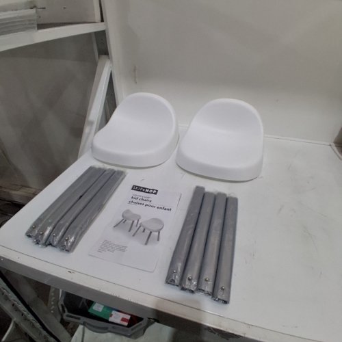 2PK SKIP HOP KID CHAIRS - 12 MONTHS+ AND UP TO 80 LBS - WHITE / GREY (STYLE: 303400) image 3