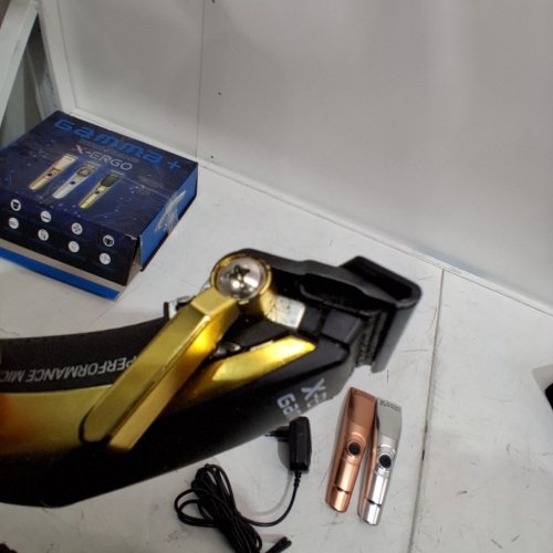 GAMMA+ X-ERGO PROFESSIONAL CORDLESS CLIPPER - 9V MICROCHIPPED MAGNETIC MOTOR WITH 3 CUSTOM LIDS AND MAGENTC COMBS - MATTE CHROME/MATTE GOLD/MATTE ROSE GOLD - (MODEL: HCGPXERGOMS). image 4