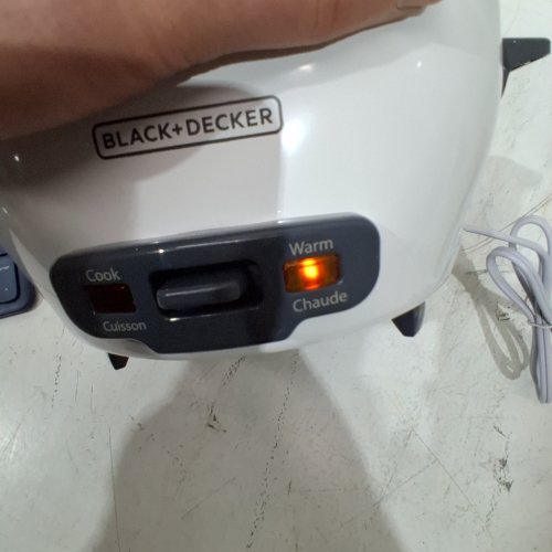 BLACK+DECKER RICE COOKER AND STEAMER - 6-CUP - WHITE (MODEL: RC506C) image 2