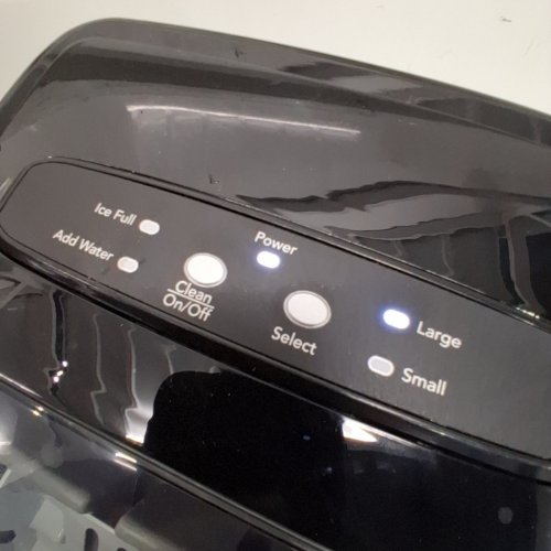 FRIGIDAIRE COUNTERTOP ELECTRIC ICE MAKER - MAKES 26LBS OF ICE/DAY - BLACK STAINLESS STEEL (MODEL: EFIC120-GRYSS-SC_G2) image 2